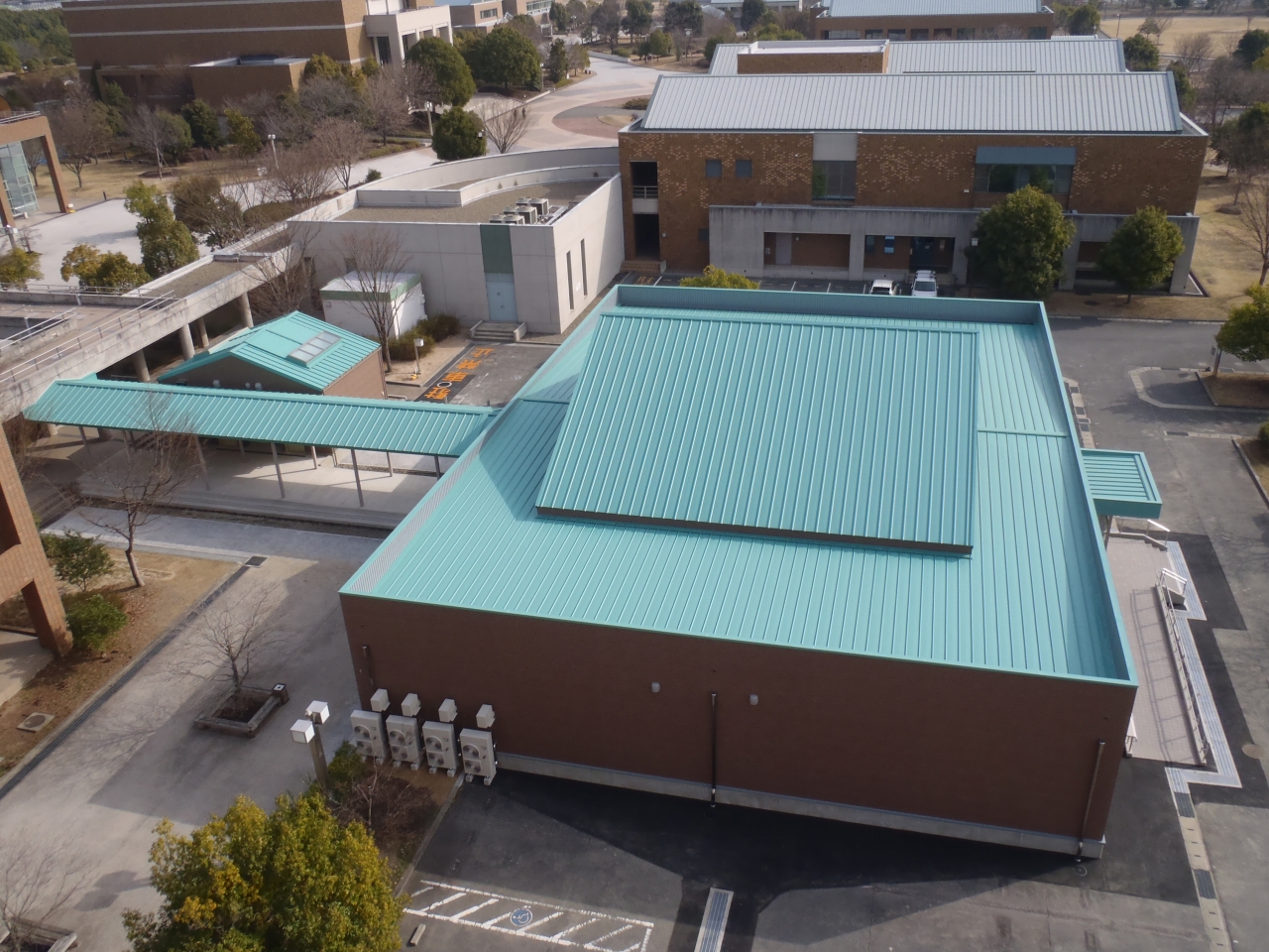 岡山県立大学　学部共通講義棟新築工事