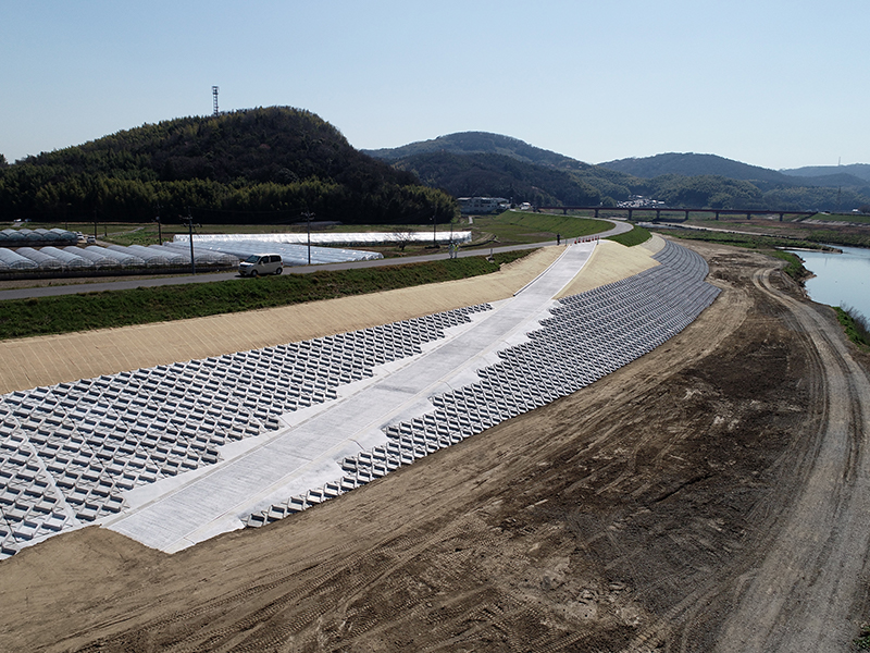 小田川川辺堤防強化外その２工事